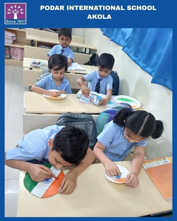 Flag Making Activity on Paper Plates - 2026 at Podar school Akola - image 4
