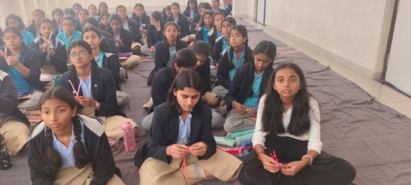 Pipe Cleaner Bouquet Making Workshop - 2026 at Podar school Khadgaon Ring Road, Latur - image 1