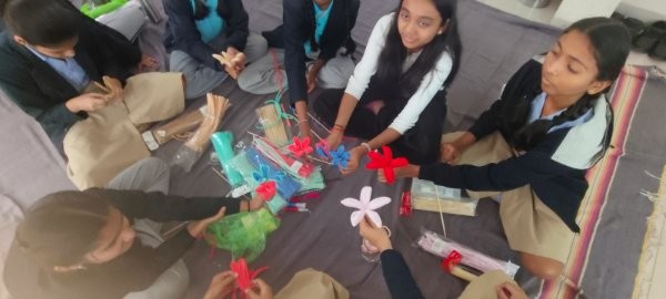 Pipe Cleaner Bouquet Making Workshop - 2026 at Podar school Khadgaon Ring Road, Latur - image 4