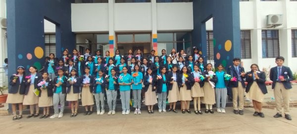 Pipe Cleaner Bouquet Making Workshop - 2026 at Podar school Khadgaon Ring Road, Latur - image 8