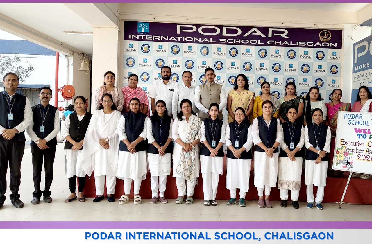pta members at podar school chalisgaon